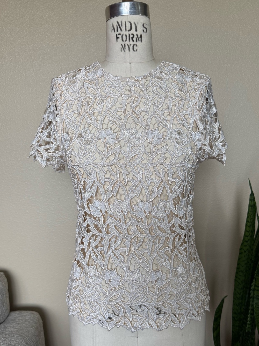 Alice + Olivia Ivory Floral Lace Short-Sleeve Top